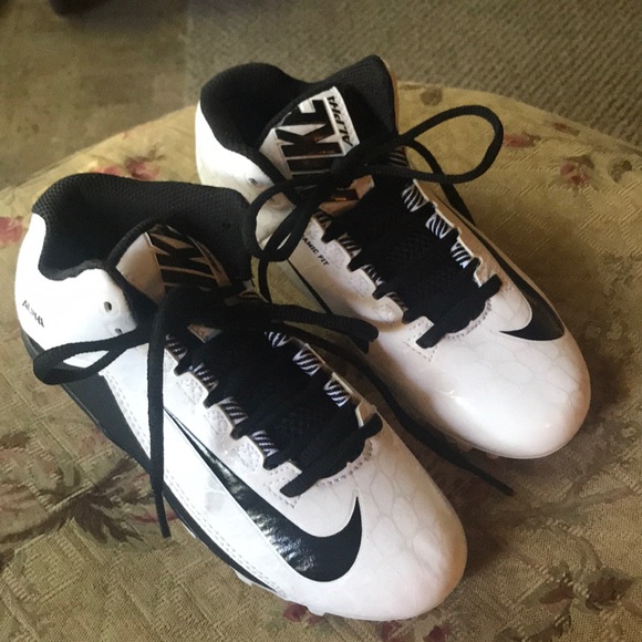 12c football cleats